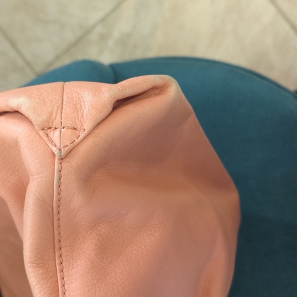 Soprano Peach Soft leather Large Shoulder/ Tote bag - Picture 9 of 11